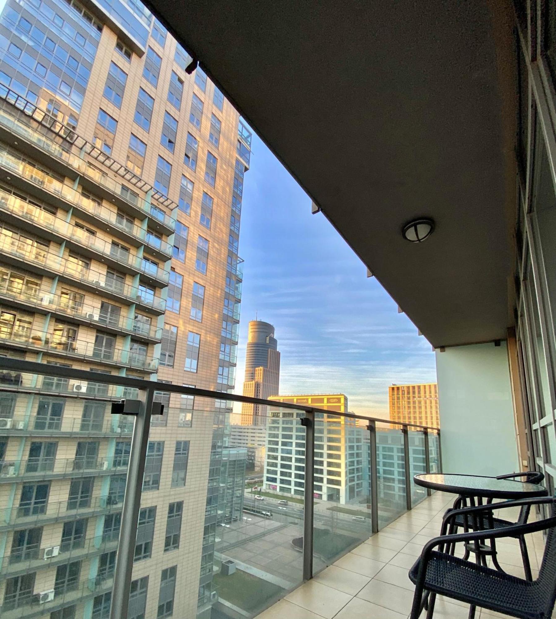 Platinum Towers Country 2 Country 4*