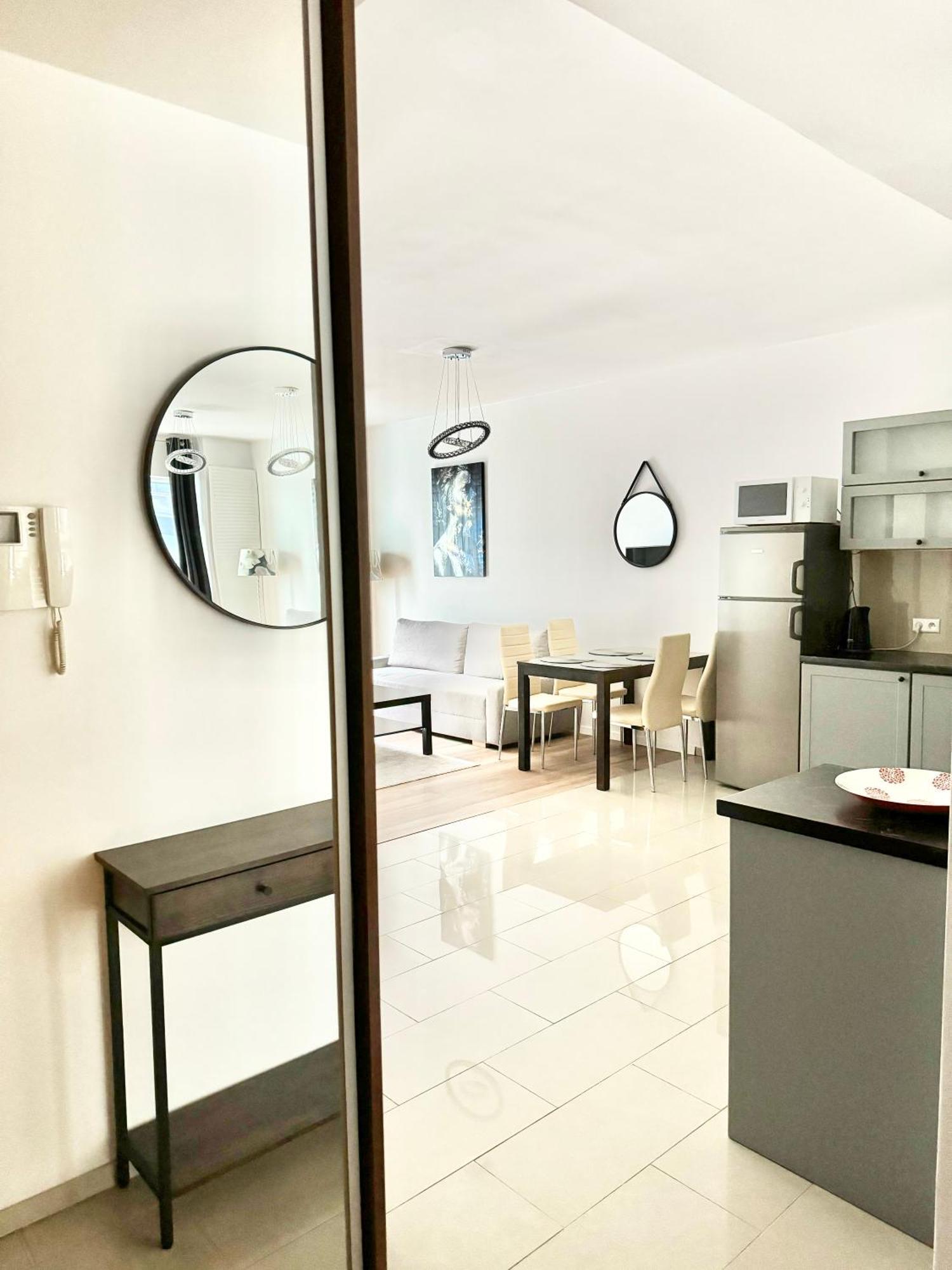Platinum Towers Country 2 Country 4* Warszawa