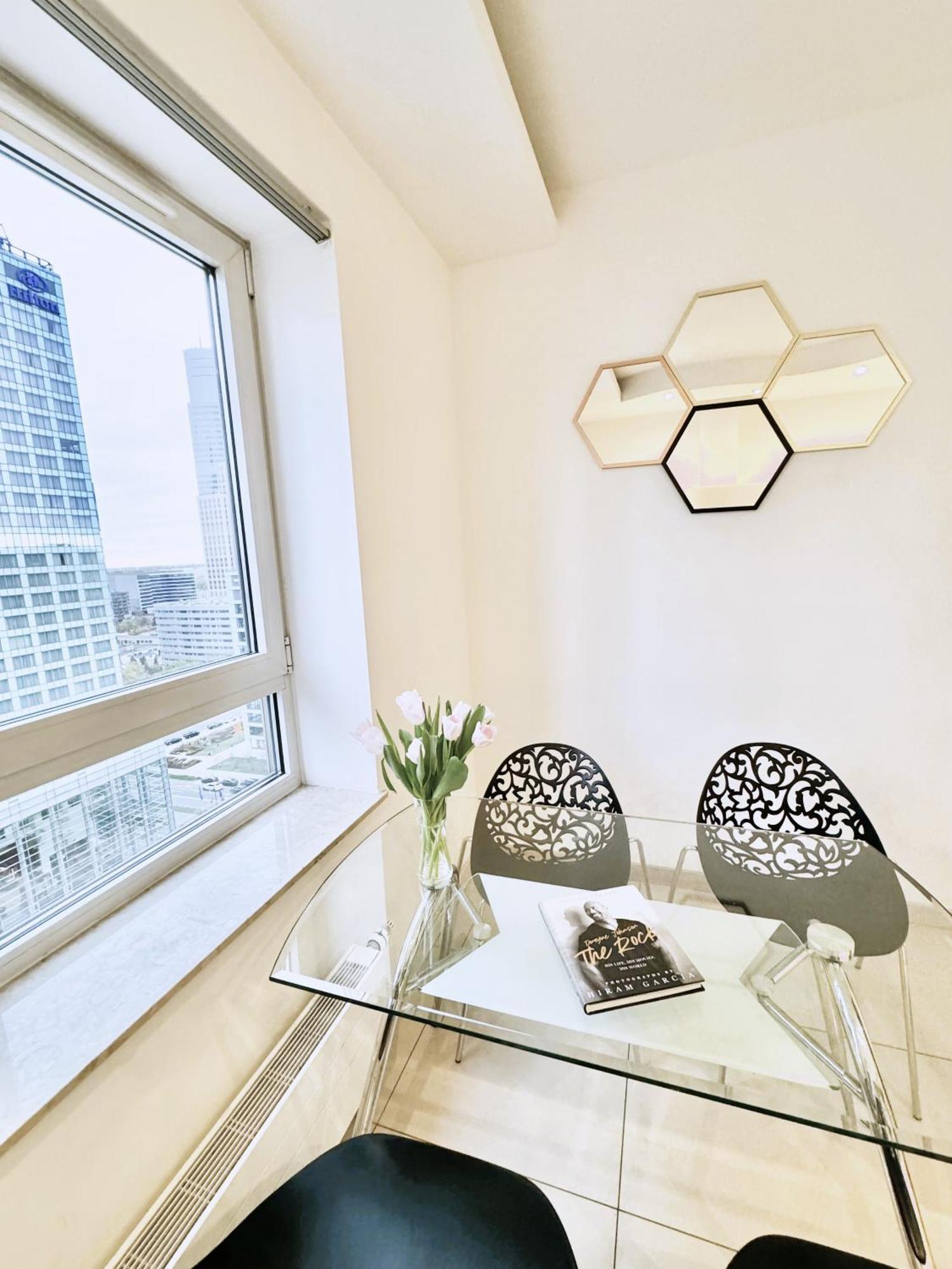 Platinum Towers Country 2 Country Warszawa